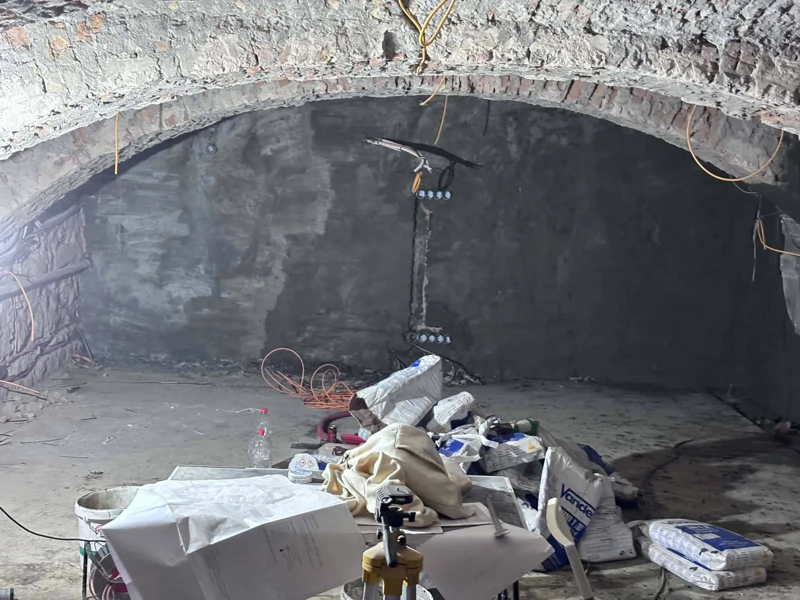 Hydroizolácia čelnej steny pivnice